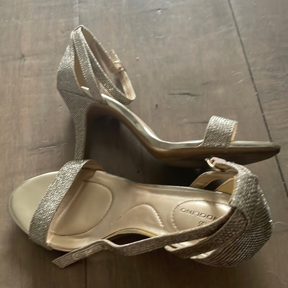 Bandolino Women's Madia Dress Sandal size 6 in silver fabric.